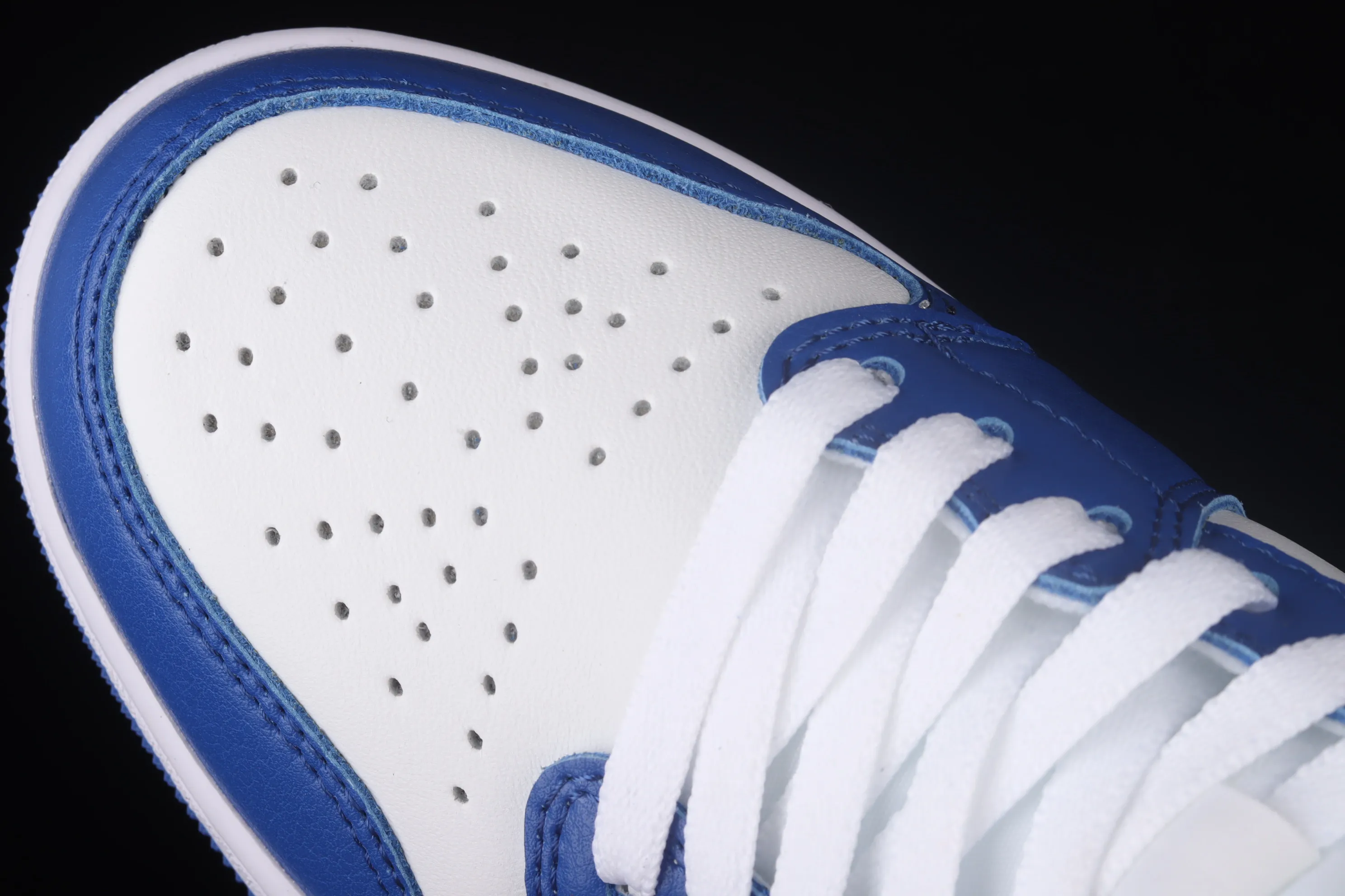All Categories Air Jordan Jordan Series Basketball Shoes Air Jordan 1 Mid Differentiated Versions Air Jordan 1 Mid AJ1 Joe 1 Kentucky Blue Zhongbang Basketball Shoes BQ6472-104